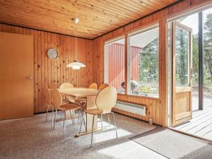 Fotografie z fotogalerie ubytování Holiday home Aakirkeby XLVIII v destinaci Vester Sømarken + 11 fotografií