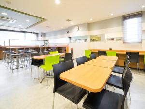 Restoran või mõni muu söögikoht majutusasutuses Super Hotel Tokyo Kameido