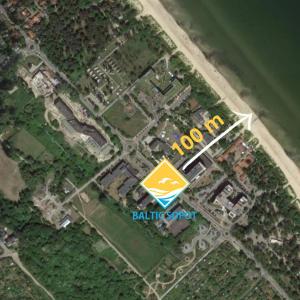 een plattegrond van een stad met een bord bij OSW BALTIC Sopot in Sopot