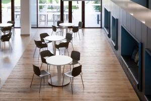 Reštaurácia alebo iné gastronomické zariadenie v ubytovaní micampus Avenida del Puerto - Residencia de Estudiantes