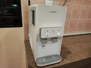 eine Espressomaschine auf einer Theke in einer Küche in der Unterkunft Banglow lot Upper Floor Home Stay Room Homestay Rooms for rent in Jinjang Utrara New Village Kuala Lumpur in Kuala Lumpur
