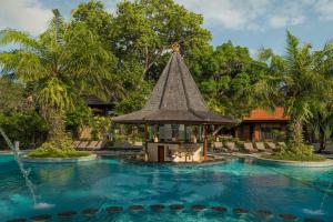 Bazén v ubytování Bali Tropic Resort & Spa - CHSE Certified nebo v jeho okolí