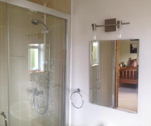 Ένα μπάνιο στο Amber B&B