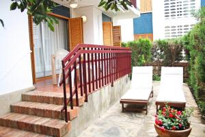 Vonkajšia záhrada v ubytovaní Playazul seafront apartament