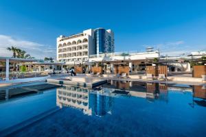 Bazén v ubytování Mec Paestum Hotel nebo v jeho okolí