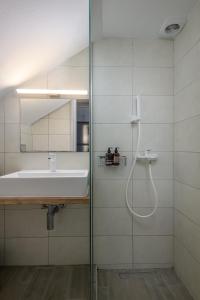 A bathroom at Suites 33