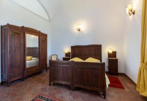 Lova arba lovos apgyvendinimo įstaigoje Castello di Cortanze