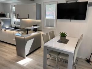 Køkken eller tekøkken på Floating house ARENA 3 + 15 billeder