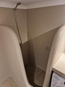 Et badeværelse på The Garden House + 18 billeder