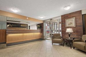 The lobby or reception area at Travelodge by Wyndham Prince George