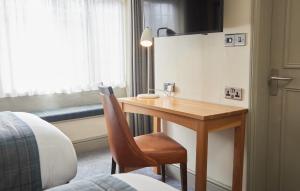 TV a/nebo společenská místnost v ubytování Red Lion Hotel by Greene King Inns