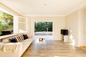 Zdjęcie z galerii obiektu Villa Palmiers by ESTATESCANNES w Cannes