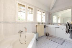 Zdjęcie z galerii obiektu Villa Palmiers by ESTATESCANNES w Cannes
