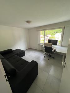 Penthouse with incredible view的休息区