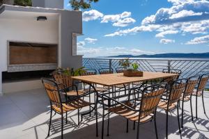 Příroda nedaleko vily + 71 fotografií