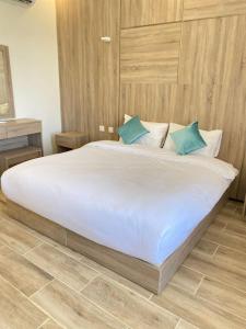 Φωτογραφία από το άλμπουμ του Castle beach hotel στην Άκαμπα