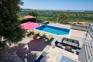 Bazén v ubytování Apartment Villa Ma&Lu nebo v jeho okolí