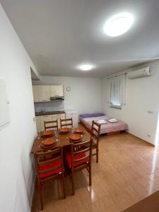 Kuchyň nebo kuchyňský kout v ubytování Villa Popic