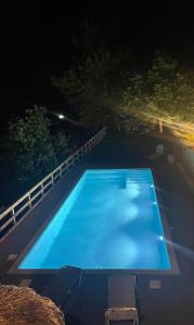 Bassein majutusasutuses Calypso Villa with Jacuzzi Pool & Sea View või selle lähedal