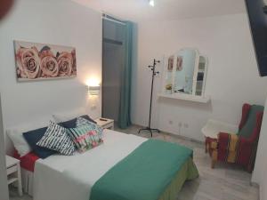 Giường trong phòng chung tại Central apartment in Arrecife - 1 or 2 bedrooms +11 ảnh