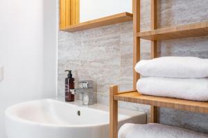 Ένα μπάνιο στο RELSTAY - Porta Romana - Large Studio