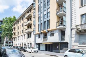 Το κτήριο όπου στεγάζεται  το διαμέρισμα