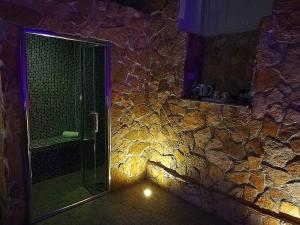Fotografie z fotogalerie ubytování SPA SUITE SICILIA - Intera casa con spa privata Jacuzzi Sauna Bagno di Vapore ad uso illimitato v destinaci Rosolini