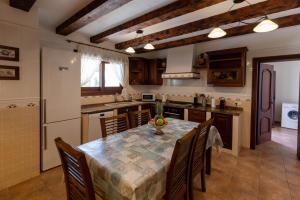 Kuchnia lub aneks kuchenny w obiekcie Villa Evie