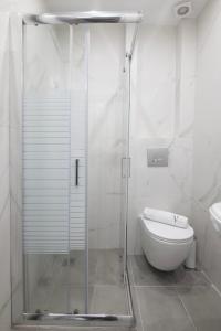 Ένα μπάνιο στο N&J Apartment 2 by Booking Kottas