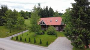 an aerial view of a house with a red roof at Apartment Iva in Duga Resa