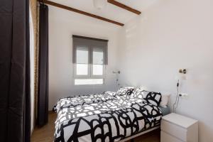 Postel nebo postele na pokoji v ubytování SB2 - Apartamento moderno 2 dormitorios, 4º sin ascensor, muy céntrico + 13 fotografií