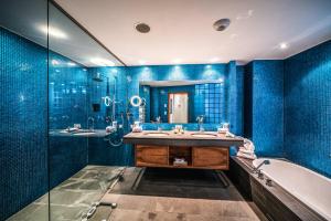 A bathroom at Hotel Krallerhof