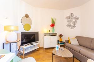 LE ROSSINI AP4228 By Riviera Holiday Homes