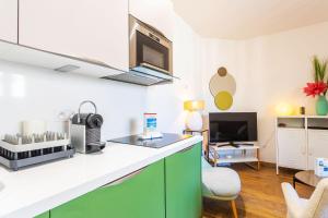 LE ROSSINI AP4228 By Riviera Holiday Homes