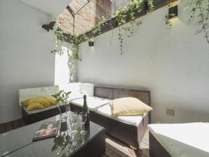 Posteľ alebo postele v izbe v ubytovaní Loft Miro Apart Barcelona