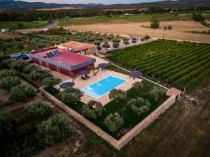 A piscina em ou perto de Quinta das Oliveiras Turismo Rural