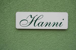 Ein Schild, auf dem Hamdir steht: in der Unterkunft Ferienwohnung Hanni in Heringsdorf