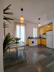 Kuchyňa alebo kuchynka v ubytovaní DreamsApt Curtidores 6 Suites AT