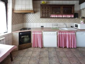 Η κουζίνα ή μικρή κουζίνα στο Casa Rural Sierra de Tabanera