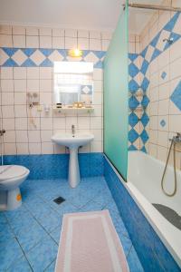 Koupelna v ubytování Hotel Zefyros