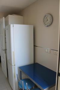 Kuchnia lub aneks kuchenny w obiekcie Apartment Carmentxu Gemelos 26
