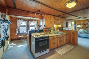 Gallery image of Rustic Poland Vacation Rental with Waterfront Deck! in Poland