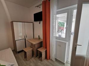 TV a/nebo společenská místnost v ubytování Zapp House