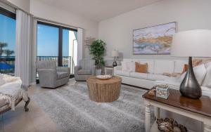 Χώρος καθιστικού στο Phoenix VI 6113 condo