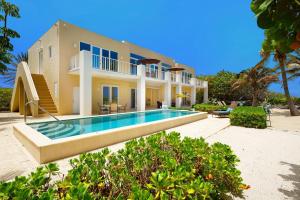 Villa Caymanas by Grand Cayman Villas & Condos