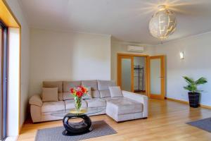 Χώρος καθιστικού στο Rooftop pool, 200m from sea, city center +27 φωτογραφίες