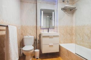 Kúpeľňa v ubytovaní Casa Ametine : Relax and Enjoy ! + 6 fotografií
