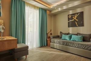 Posedenie v ubytovaní Iniohos Zante Hotel & Suites