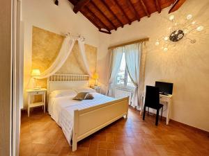 A bed or beds in a room at San Marco View