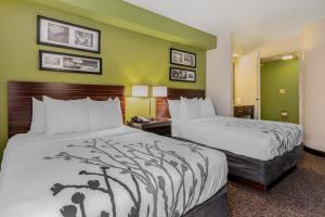 Postel nebo postele na pokoji v ubytování Sleep Inn Naperville - Chicago